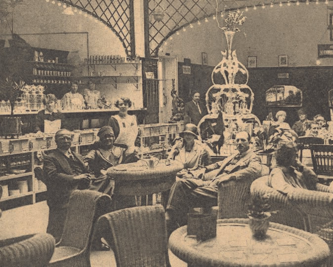 Leonidas tea room