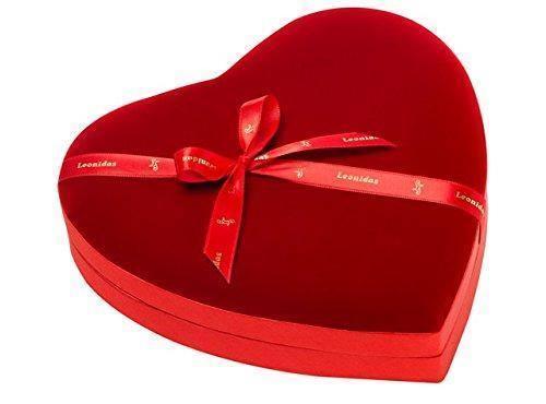 Leonidas Velvet Heart Medium Box with Heart Chocolates - leonidasbrighton.co.uk - Leonidas Brighton